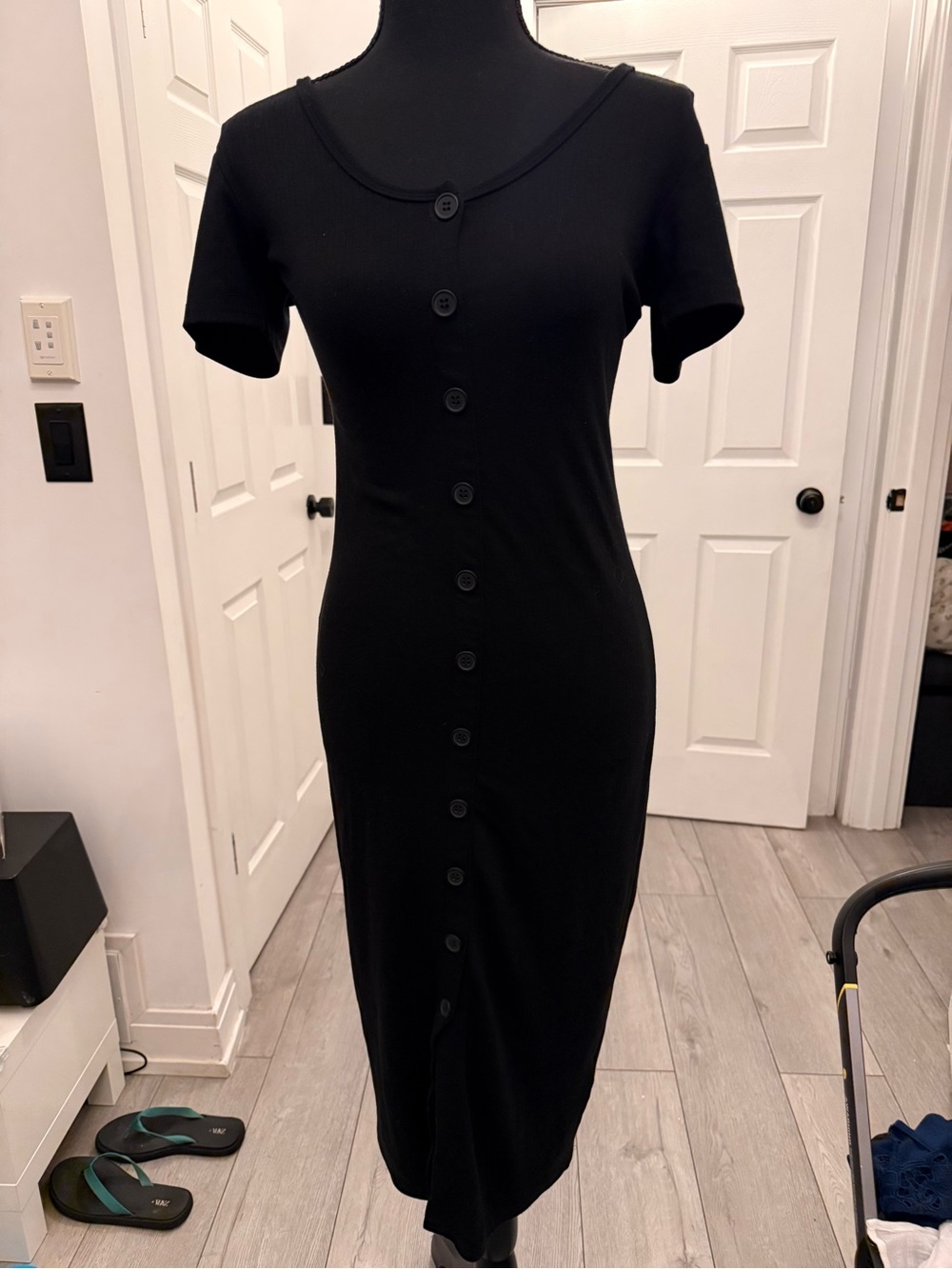 BB Dakota Black Button-Front Midi Dress